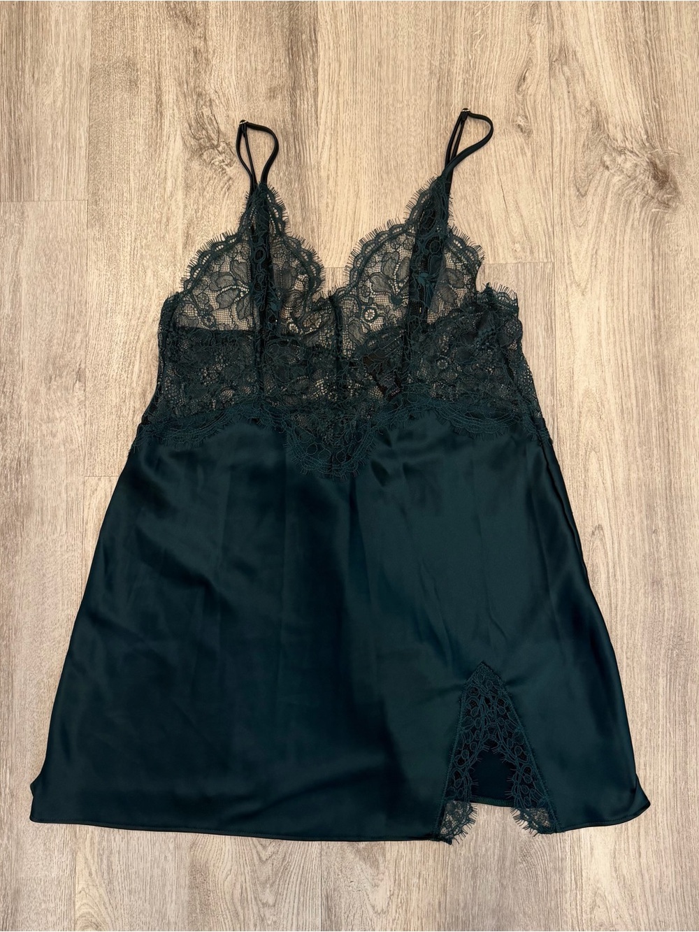 Victoria’s Secret Forest Green Satin Lace Cami Sleep Top Size Small